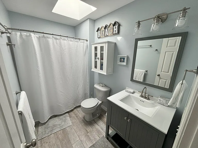 Main Bathroom