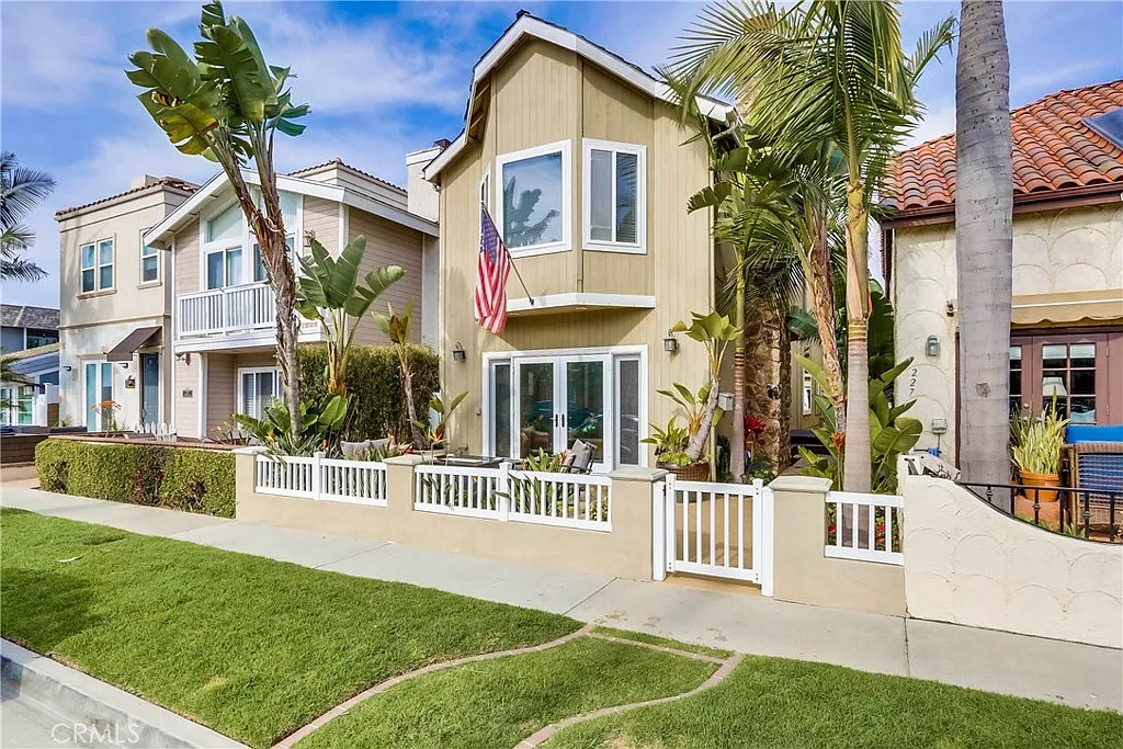 3 bed, 2.5 bath, 2300 sqft, $10,000 — Photo 3