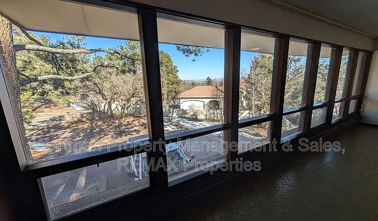 15 Upland Rd — Photo 52