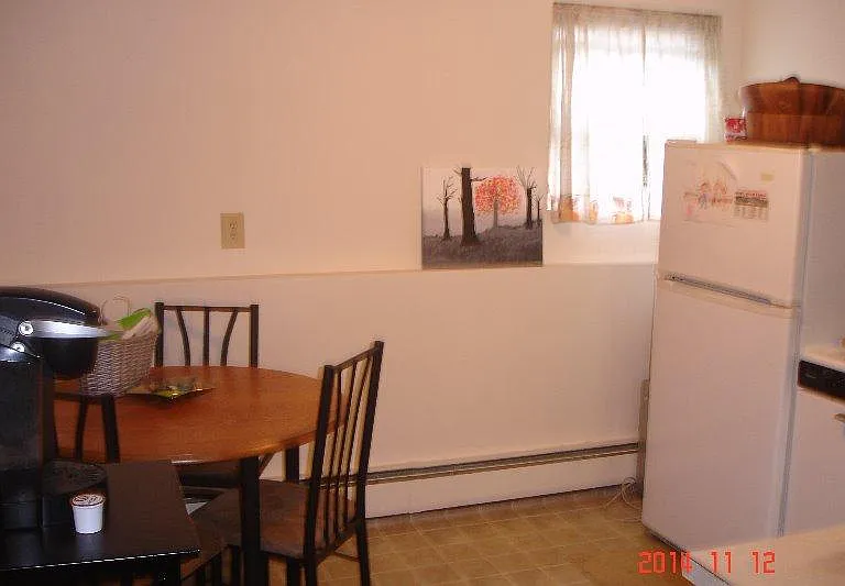 Eat-in Kitchen