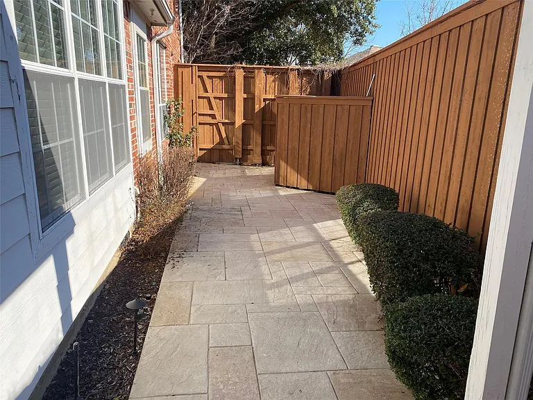 7521 England Dr — Photo 17