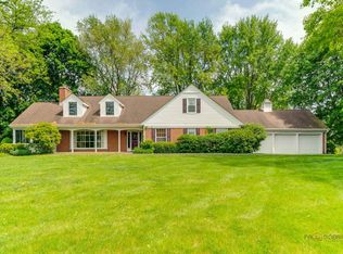 19 Bow Ln, Barrington, IL