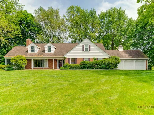 19 Bow Ln, Barrington, IL 60010