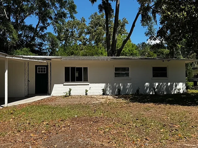 4 bed, 1344 sqft, $1,800 — Photo 1