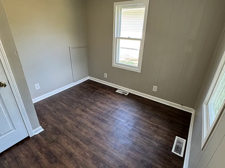 334 Smith St — Photo 7