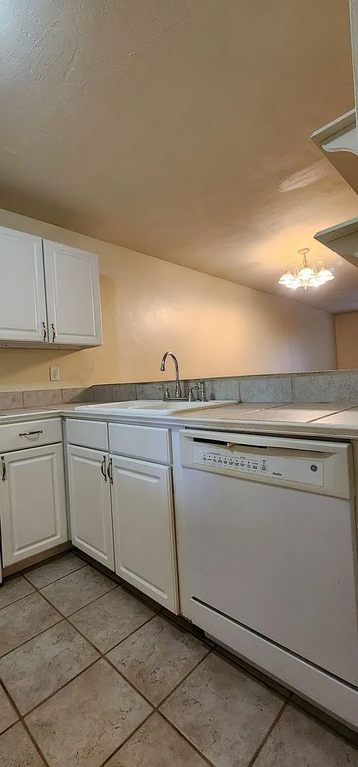 2 bedroom/2 bath condo in Treehouse Village — Photo 4