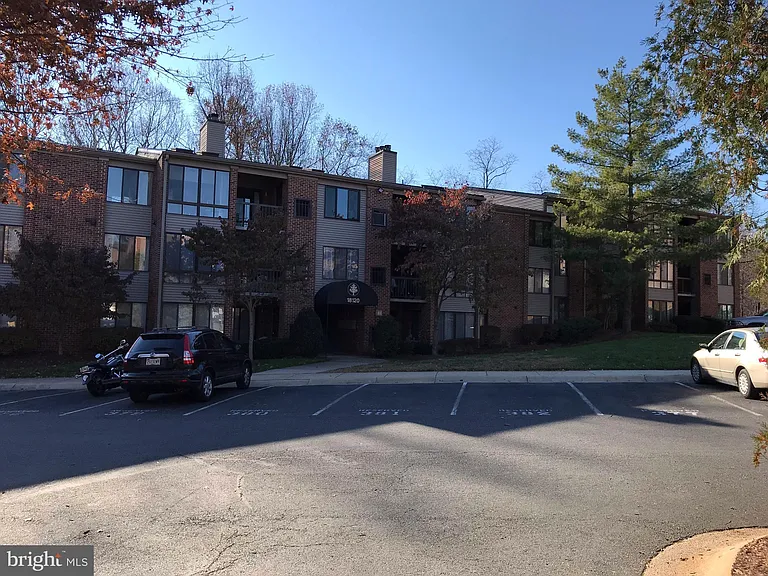 18120 Chalet Dr #11-203 — Photo 29