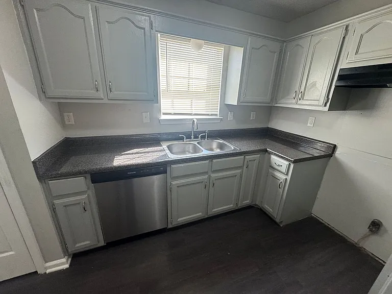 10101 Stephenson Ln — Photo 5