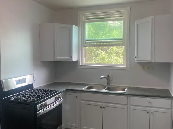 4848 S Honore St #2C, Chicago, IL 60609