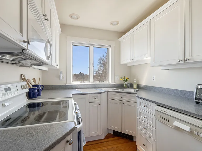 1 Beach House Ln — Photo 14