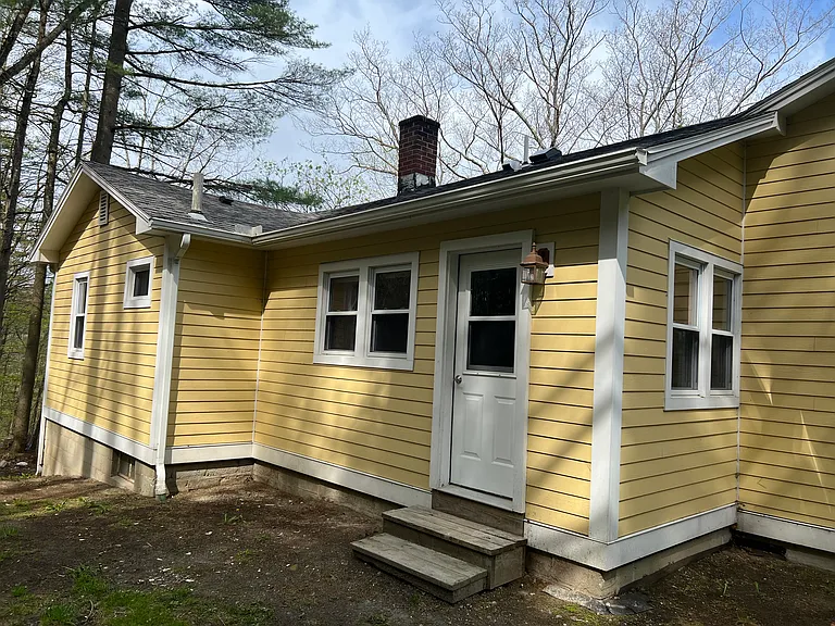 220 Henderson Rd — Photo 2