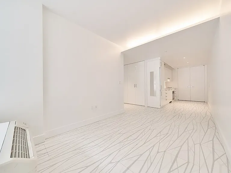 329 Pleasant Ave #1A — Photo 14