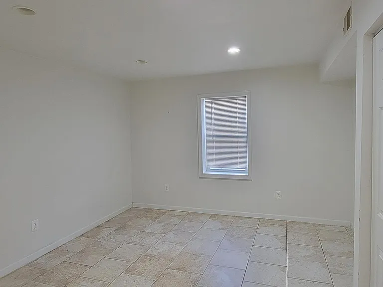 17680 Avenel Ln #BASEMENT — Photo 20