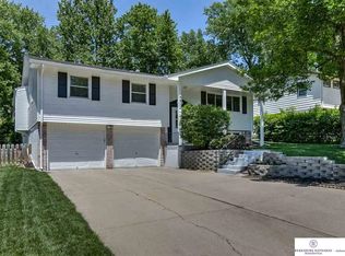 9512 Taylor St, Omaha, NE 68134