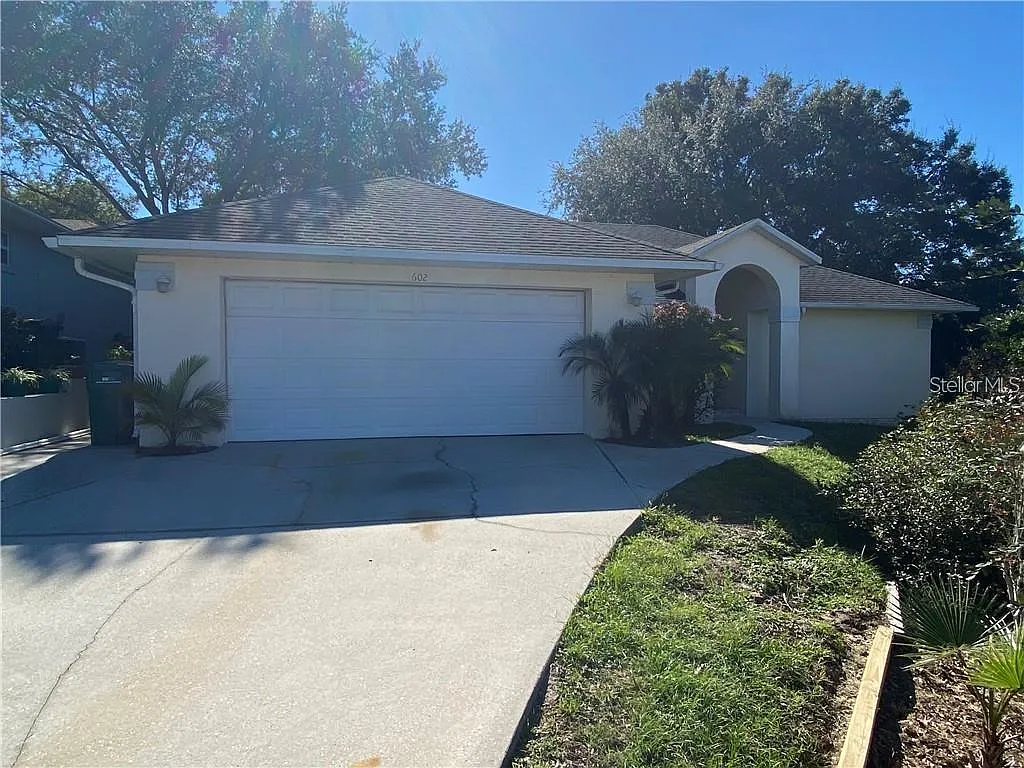 2 bed, 2.0 bath, 1295 sqft, $1,950 — Photo 1