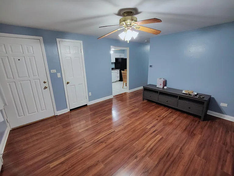 2325 N 75th Ave #BASEMENT — Photo 2