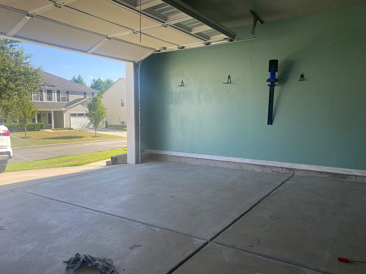 6 bed, 3.5 bath, 3092 sqft, $2,400 — Photo 1