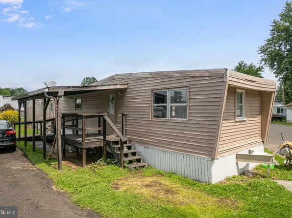 1446 Gibson Rd, Bensalem, PA 19020