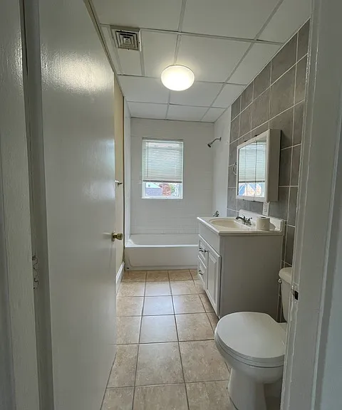 70 Oliver St #3F — Photo 5