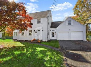 16 Samuel St, Trumbull, CT 06611