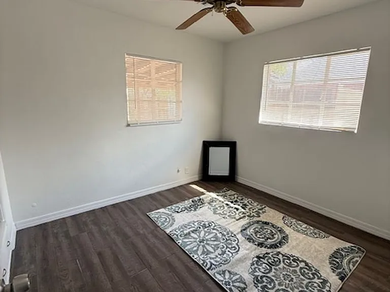7235 N 55th Ave — Photo 16