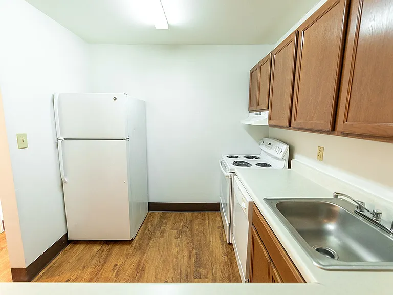 Kitchen (1) Kitchen (1)