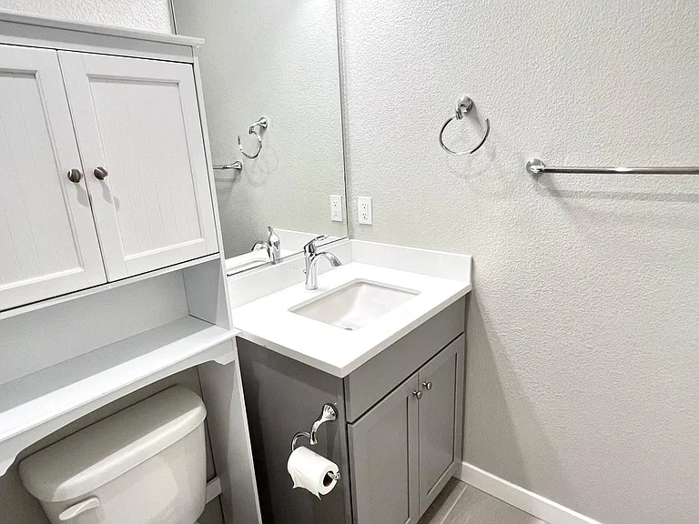 Room option #1 - private bathroom
