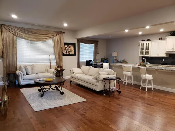 17903 33rd Ave SE, Bothell, WA 98012