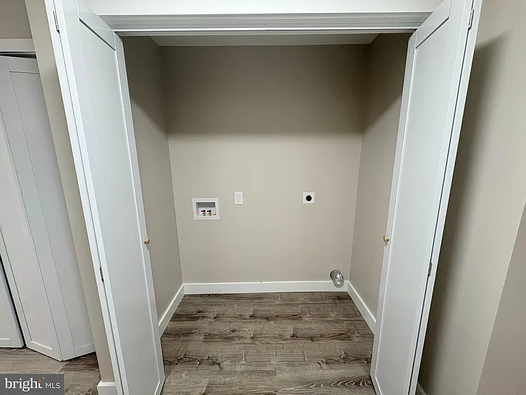 825 W 3rd St — Photo 14