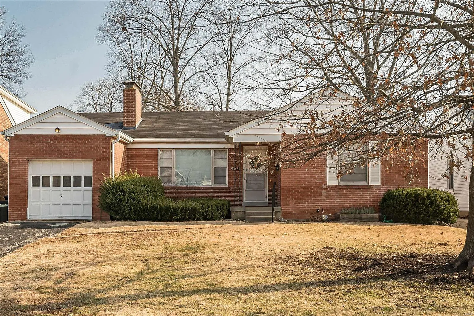 9345 Parkside Dr photo 1