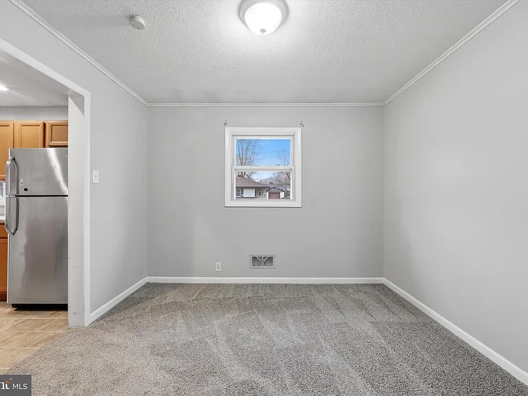 3832 Frances Ave — Photo 6