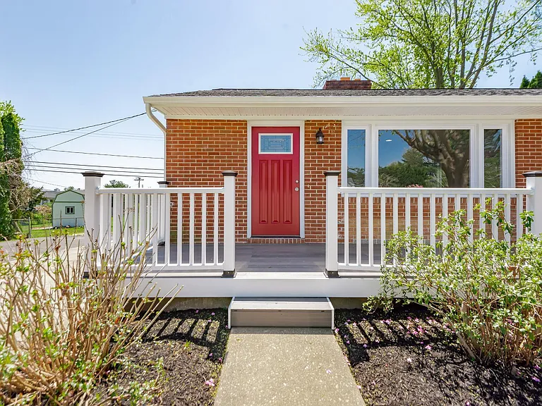 105 Meadow Rd — Photo 41