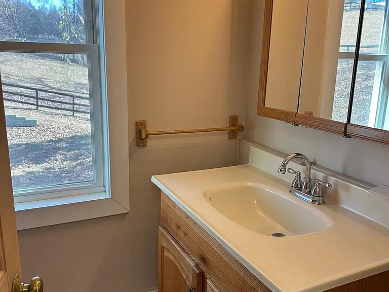 168 Pine Hill Rd #1 — Photo 11