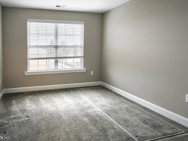 39 N Mitchell Ave — Photo 24