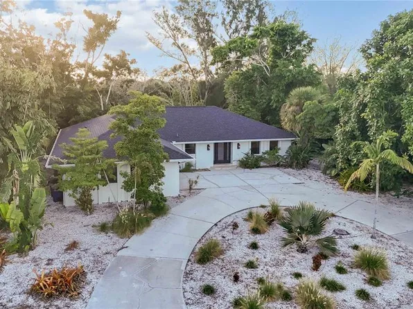 635 Tropical Cir, Sarasota, FL 34242