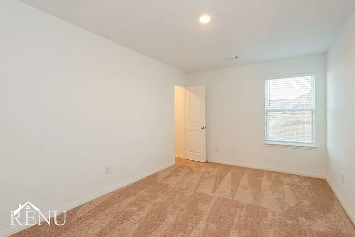 165 Scarborough Bnd — Photo 14