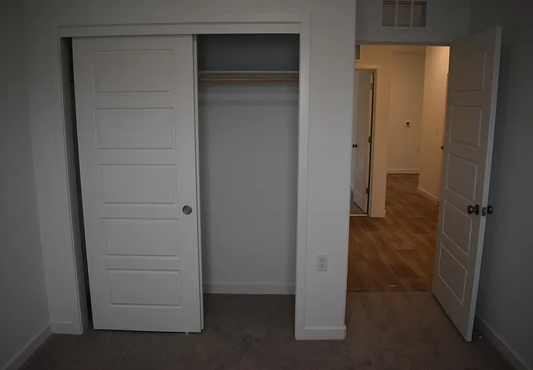 4470 N San Clemente Ave — Photo 23