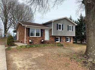 418 Perry Taylor Rd, Mount Airy, NC 27030