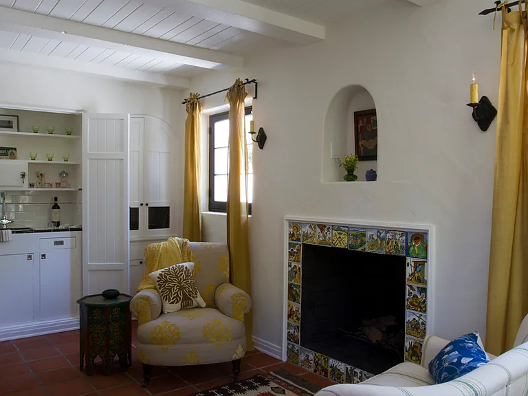 home office / bonus room / den