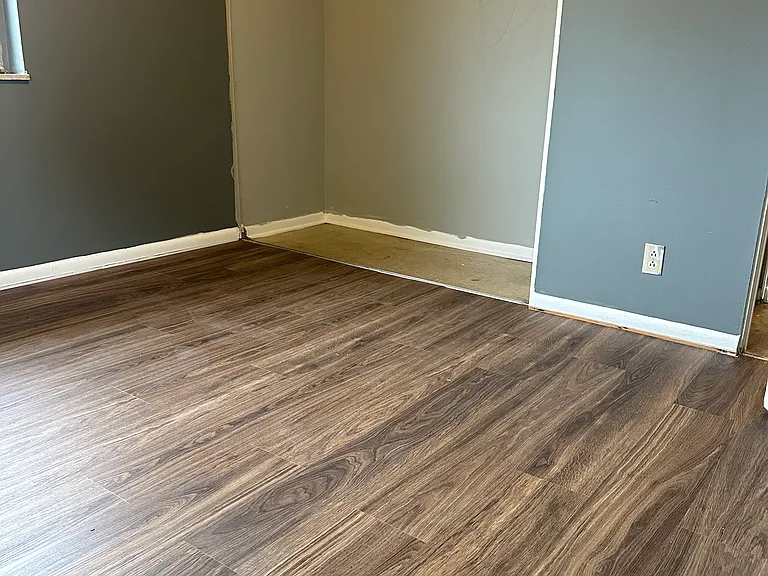 1233 Roslyn Ave #1233 — Photo 7