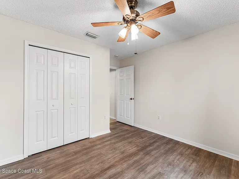 1324 Mandys Ct — Photo 14