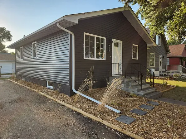 710 25th St N, Fargo, ND 58102