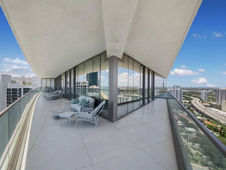 18975 Collins Ave #3000 — Photo 9