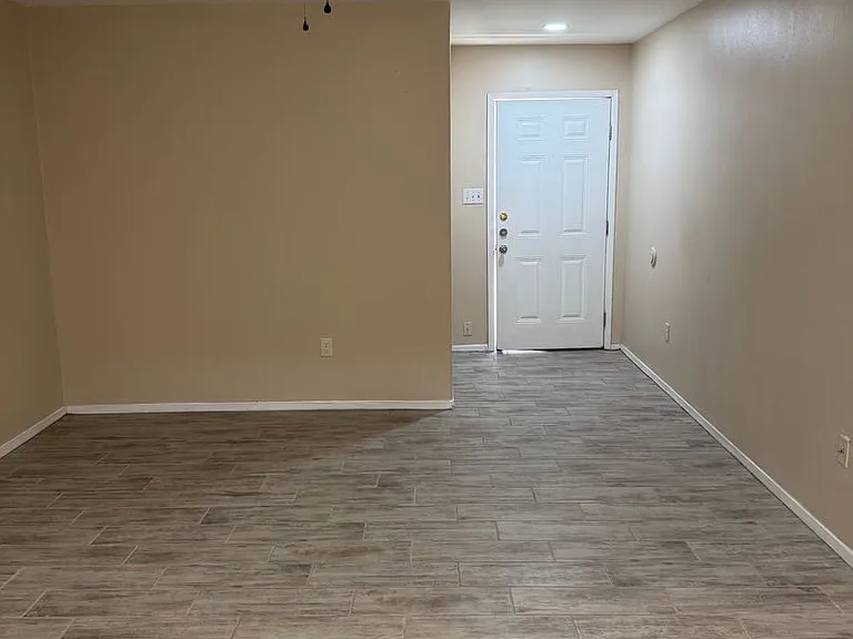 2107 Kimberly Ln — Photo 2