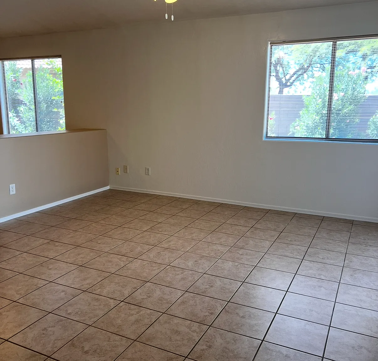 4 Bedroom with Pool — Photo 4