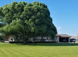 1935 Dunlap Rd, Council Grove, KS 66846