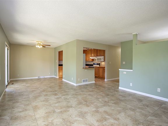 5th image of 1412 Delta Dr