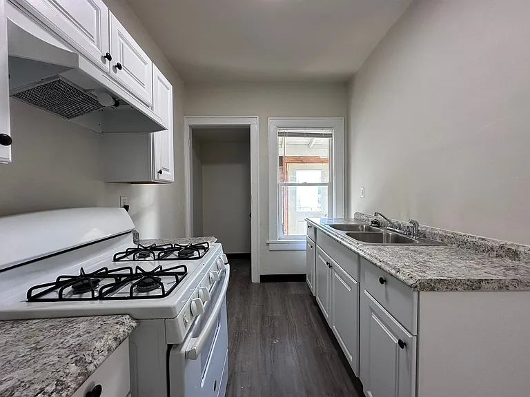 113 S Monroe Ave — Photo 21