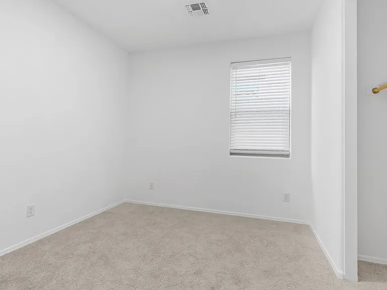 13303 W Eagle Feather Rd — Photo 12