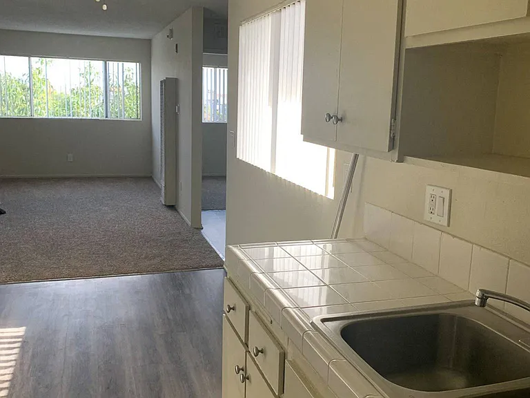 1310 W. D Street — Photo 3